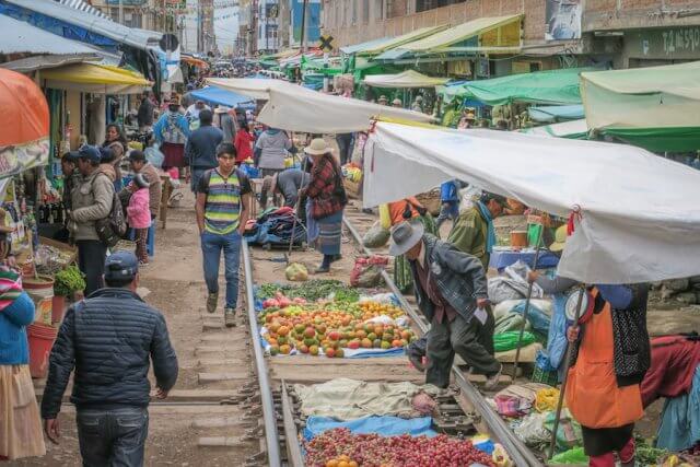 Cusco_Rainbow Mountain Andean Explorer Juliaca Markt