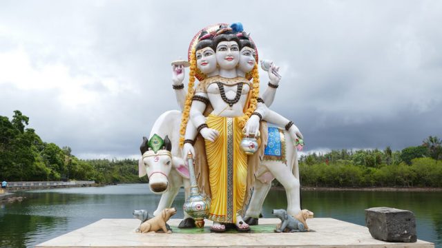 Mauritius Sehenswuerdigkeiten Hindutempel Ganga Talao Grand Bassin