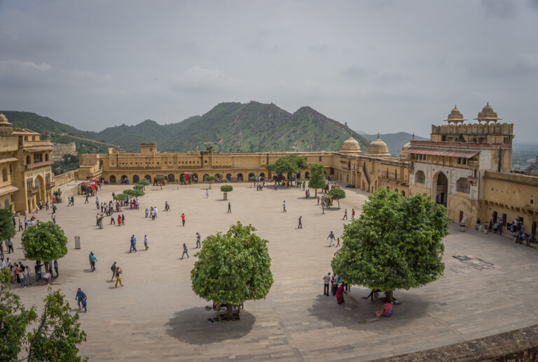 Indien Sehenswuerdigkeiten Rajasthan Jaipur Amber Fort Innenhof