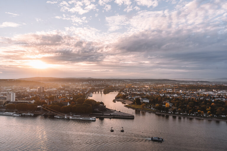 Koblenz-Sehenswuerdigkeiten-Festung-Ehrenbreitstein-Deutsches-Eck