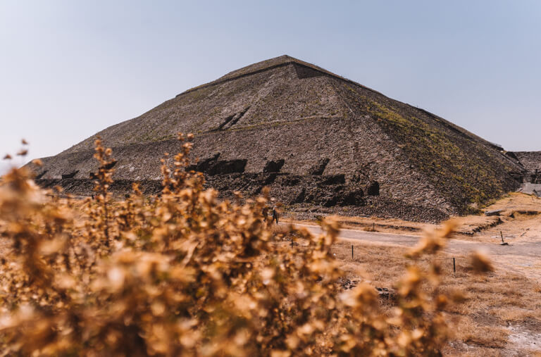 Teotihuacan-Sonnenpyramide-Mexiko-Stadt-Sehenswuerdigkeiten
