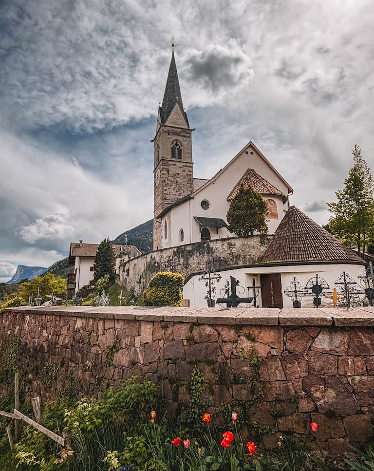 Kirche Voellan Suedtirol