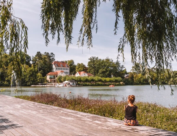 Bad-Nauheim-Sehenswuerdigkeiten-historischer-Kurpark-Grosser-Teich