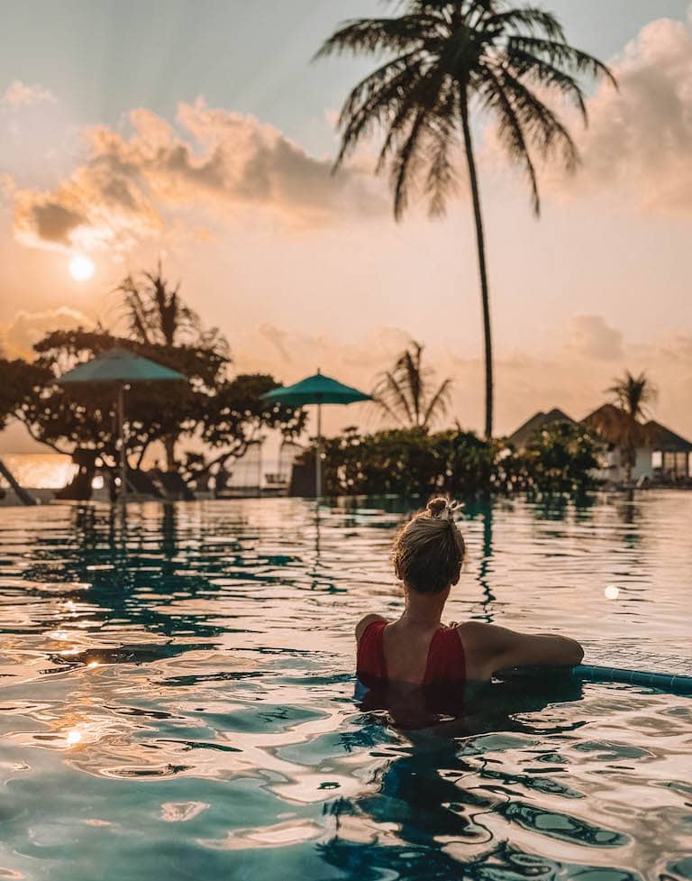 Sonnenuntergang Pool Cora Cora