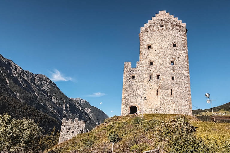 Kronburg Ruine Tirol West